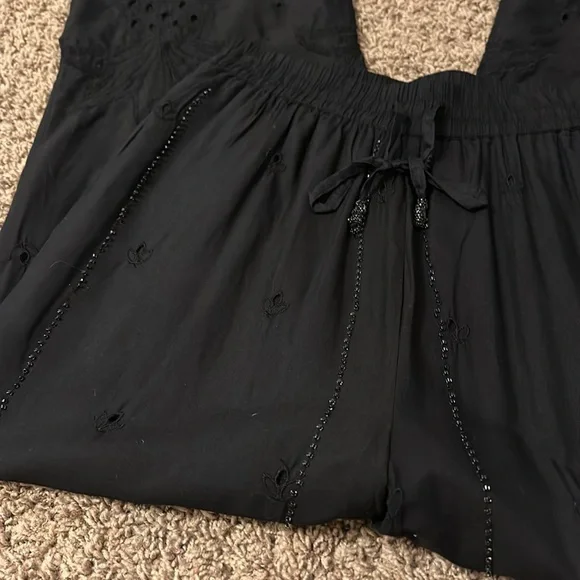 Zara Eyelet Pants (XS) - Picture 2 of 11